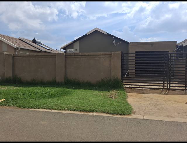 2 BEDROOM FREEHOLD FOR SALE IN WINDMILL PARK